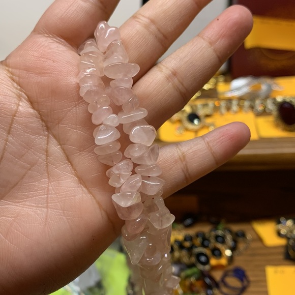 Natural rose quartz necklace - Picture 2 of 4